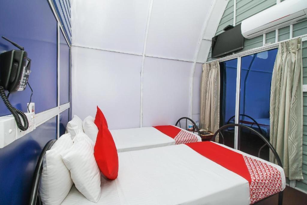 Airport A4 Transit Hub - Eco Chalets คาตุนายากา ภายนอก รูปภาพ