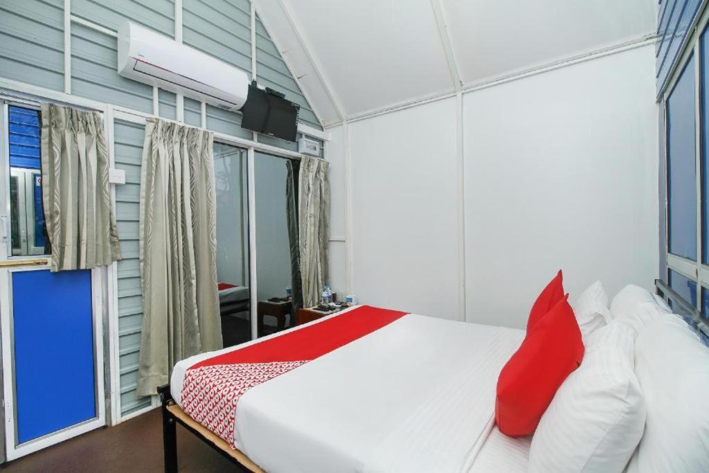 Airport A4 Transit Hub - Eco Chalets คาตุนายากา ภายนอก รูปภาพ