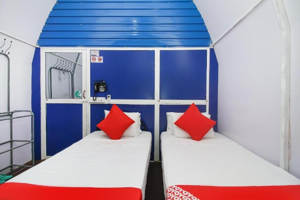 Airport A4 Transit Hub - Eco Chalets คาตุนายากา ภายนอก รูปภาพ