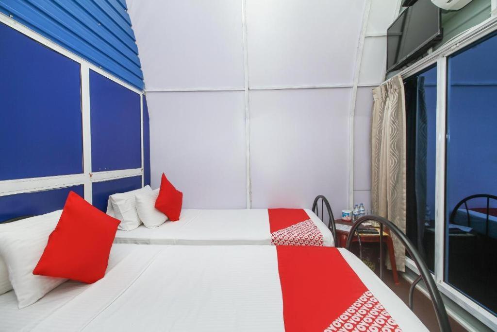 Airport A4 Transit Hub - Eco Chalets คาตุนายากา ภายนอก รูปภาพ