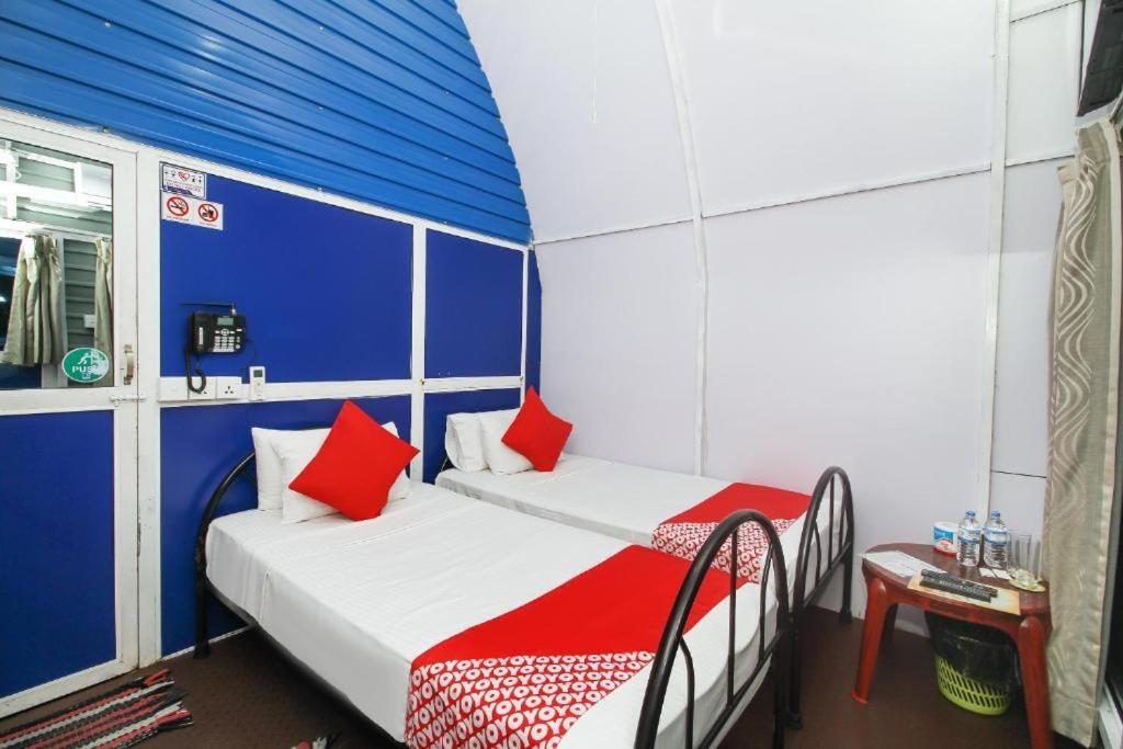 Airport A4 Transit Hub - Eco Chalets คาตุนายากา ภายนอก รูปภาพ